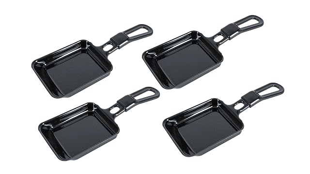 Set aus vier emaillierten Steba-Raclette-Pfännchen mit schwarzen Griffen
